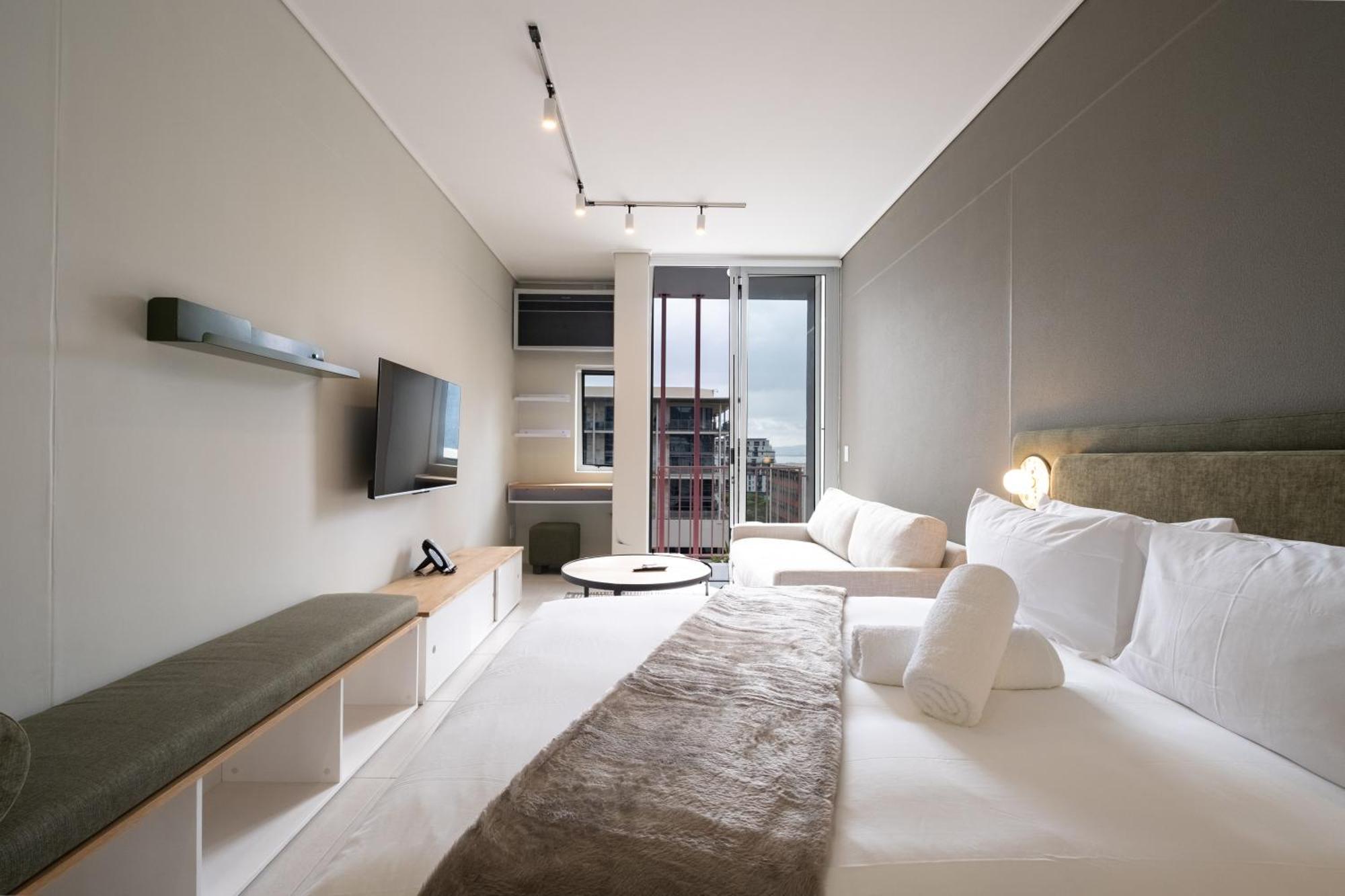 The Rose708: Floor Modern * Cape Town